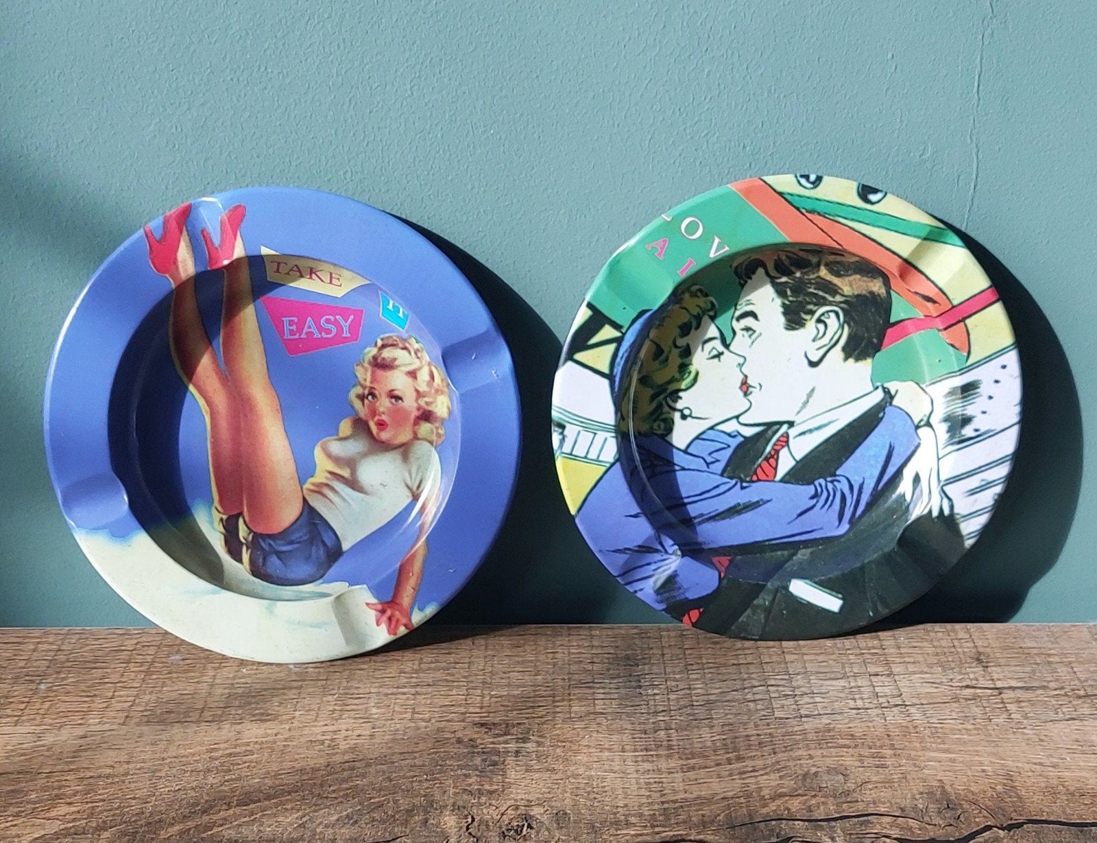 Vintage asbakken met pin-up en stripboek design, Ophalen of Verzenden