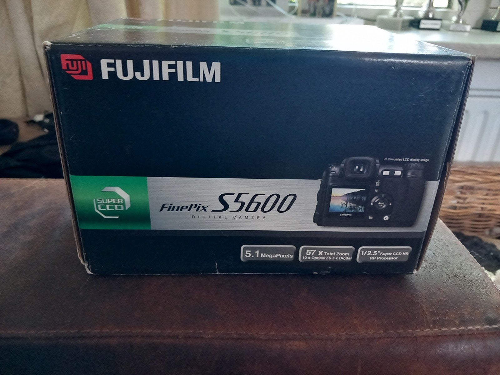 Fujifilm FinePix S5600 Bridgecamera met originele doos, Audio, Tv en Foto, Ingebouwde flitser, Gebruikt, Ophalen of Verzenden
