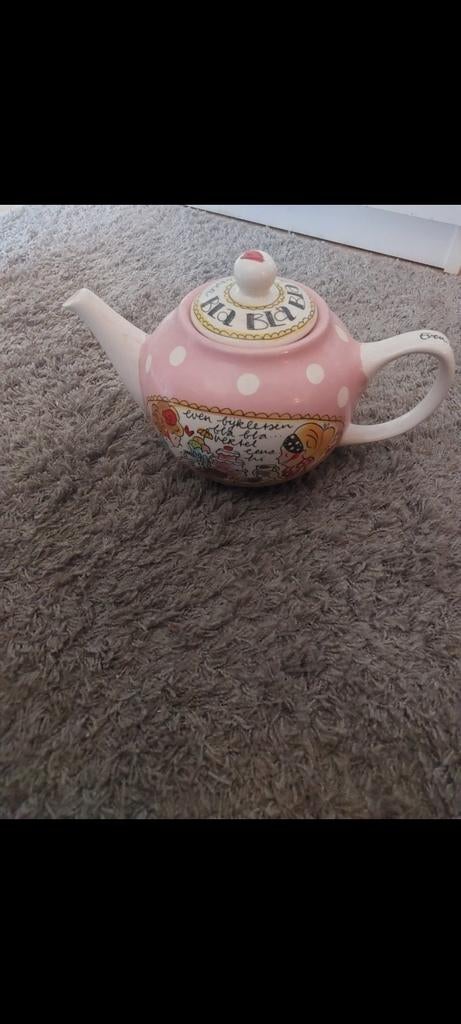 Blond Amsterdam theepot roze met stippen en illustraties, Huis en Inrichting, Keuken | Servies, Blond Amsterdam, Keramiek, Overige typen