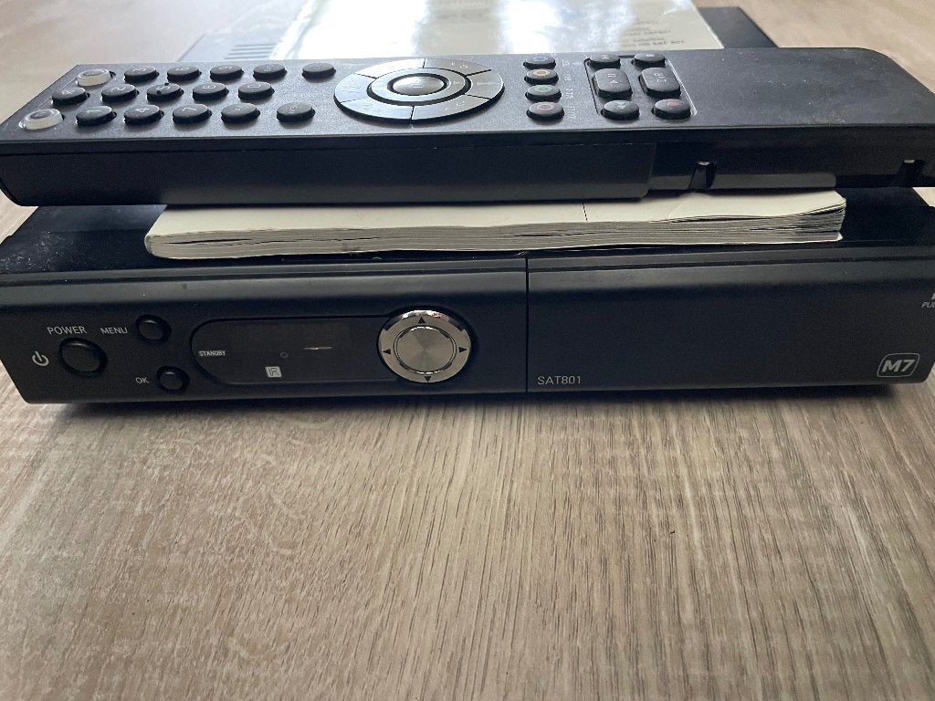 M7 SAT801 satalliet HD ontvanger, Ophalen of Verzenden, Zo goed als nieuw, (Schotel)antenne-accessoires, Overige merken
