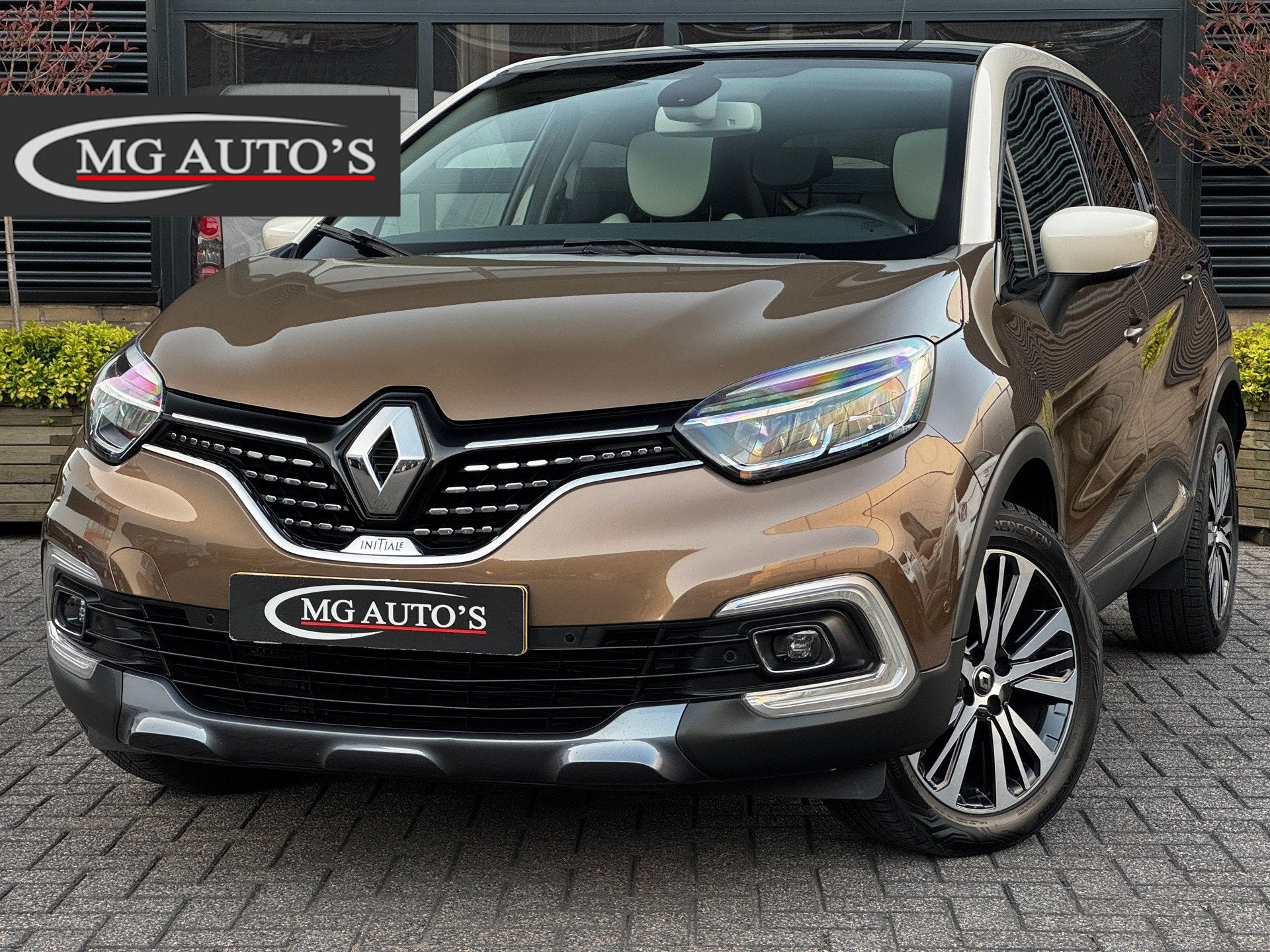 Renault Captur 1.2 TCe Initiale Paris | Panoramadak | Cruise, Auto's, Dealer onderhouden, Gebruikt, 4 cilinders, Bruin