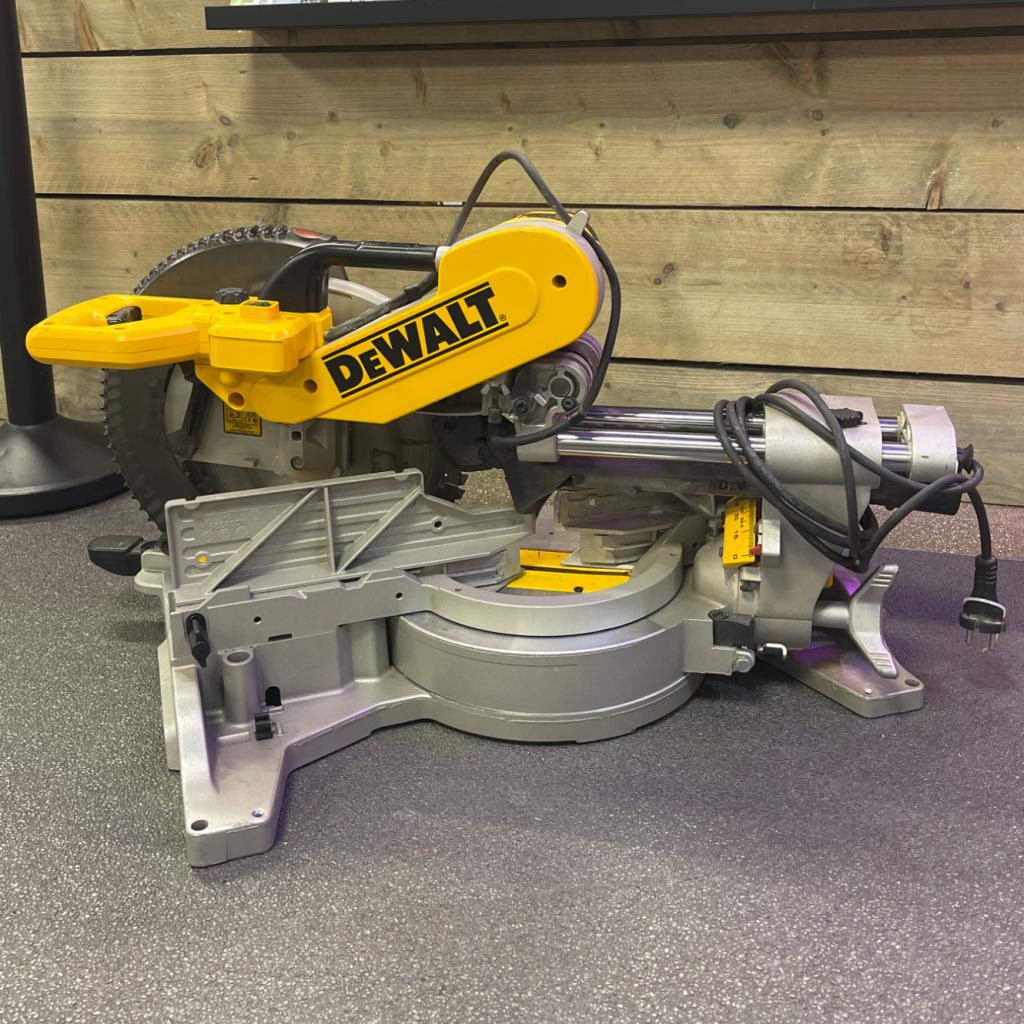 DeWalt DWS780 QS Afkortzaag Type 10 - Zeer goede staat, Doe-het-zelf en Verbouw, Gereedschap | Zaagmachines, Dewalt, Zo goed als nieuw