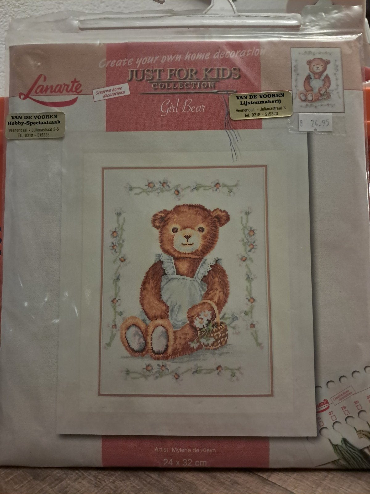 Lanarte Borduurpakket "Girl Bear" - Nieuw, Hobby en Vrije tijd, Ophalen of Verzenden, Nieuw, Handborduren, Borduurpakket