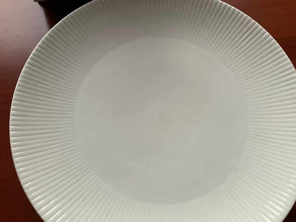 HEMA CERAMIC ROOMWIT ONTBIJTBORDEN, Ophalen of Verzenden, Zo goed als nieuw, Bord(en), Overige stijlen