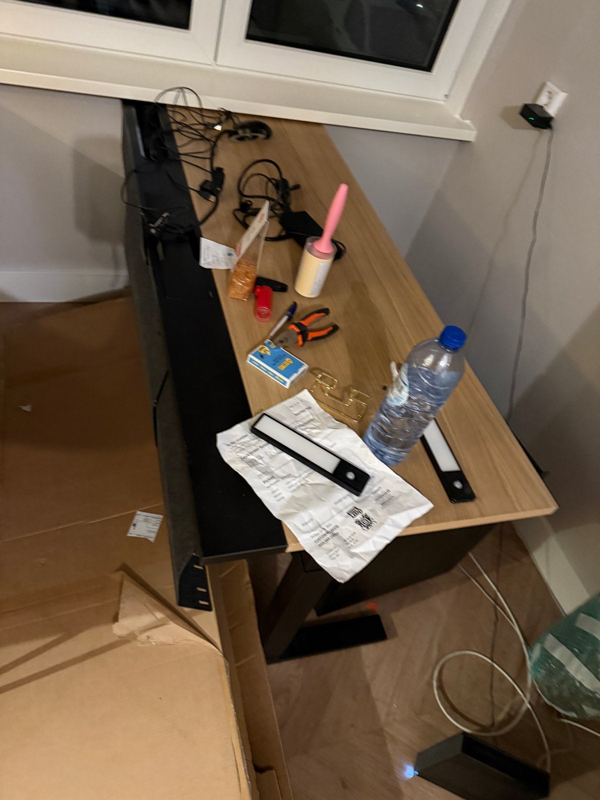 MITTZON Zit-sta bureau kabel ontbreekt140x60 (70€ in person), Elektrisch, Gebruikt, Hout, Ophalen of Verzenden