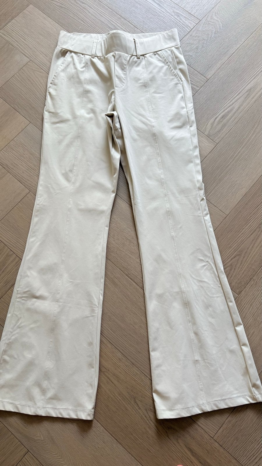 Mi Piace travelstof broek met flair pijp, Maat 38/40 (M), Beige, Ophalen of Verzenden, Zo goed als nieuw