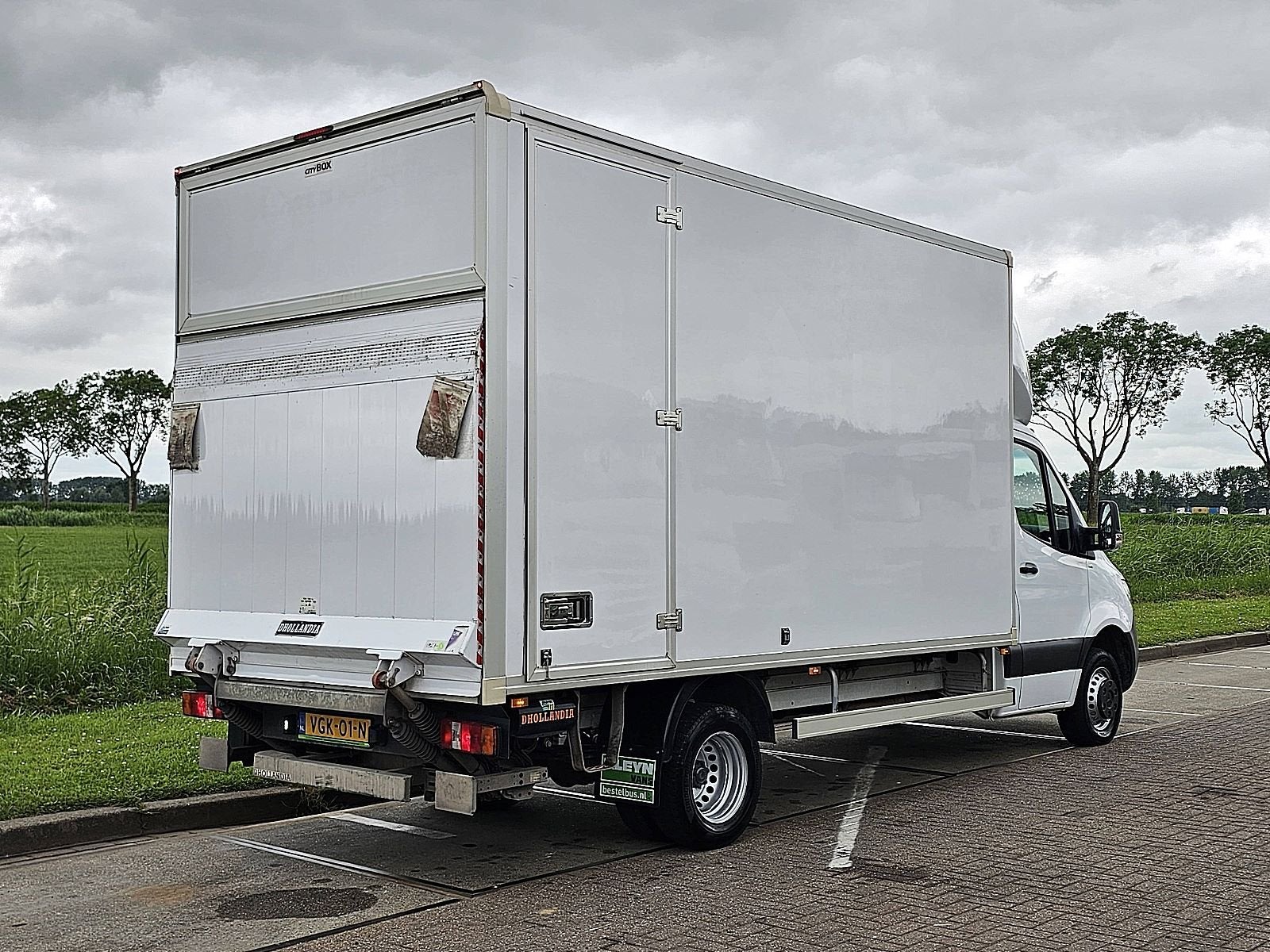 MERCEDES-BENZ SPRINTER 516 bakwagen laadklep!, Auto's, Bestelauto's, Automaat, Gebruikt, Euro 6, Mercedes-Benz