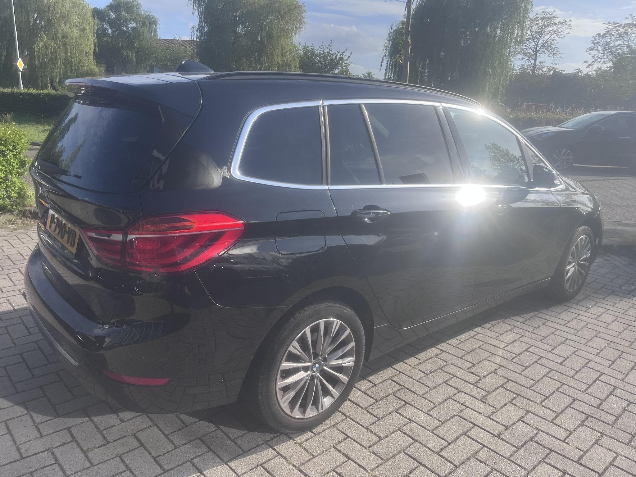 BMW 2-serie Gran Tourer 216i 7p. Business Edition Plus, Gebruikt, 2-Serie Gran Tourer, 7 stoelen, Zwart