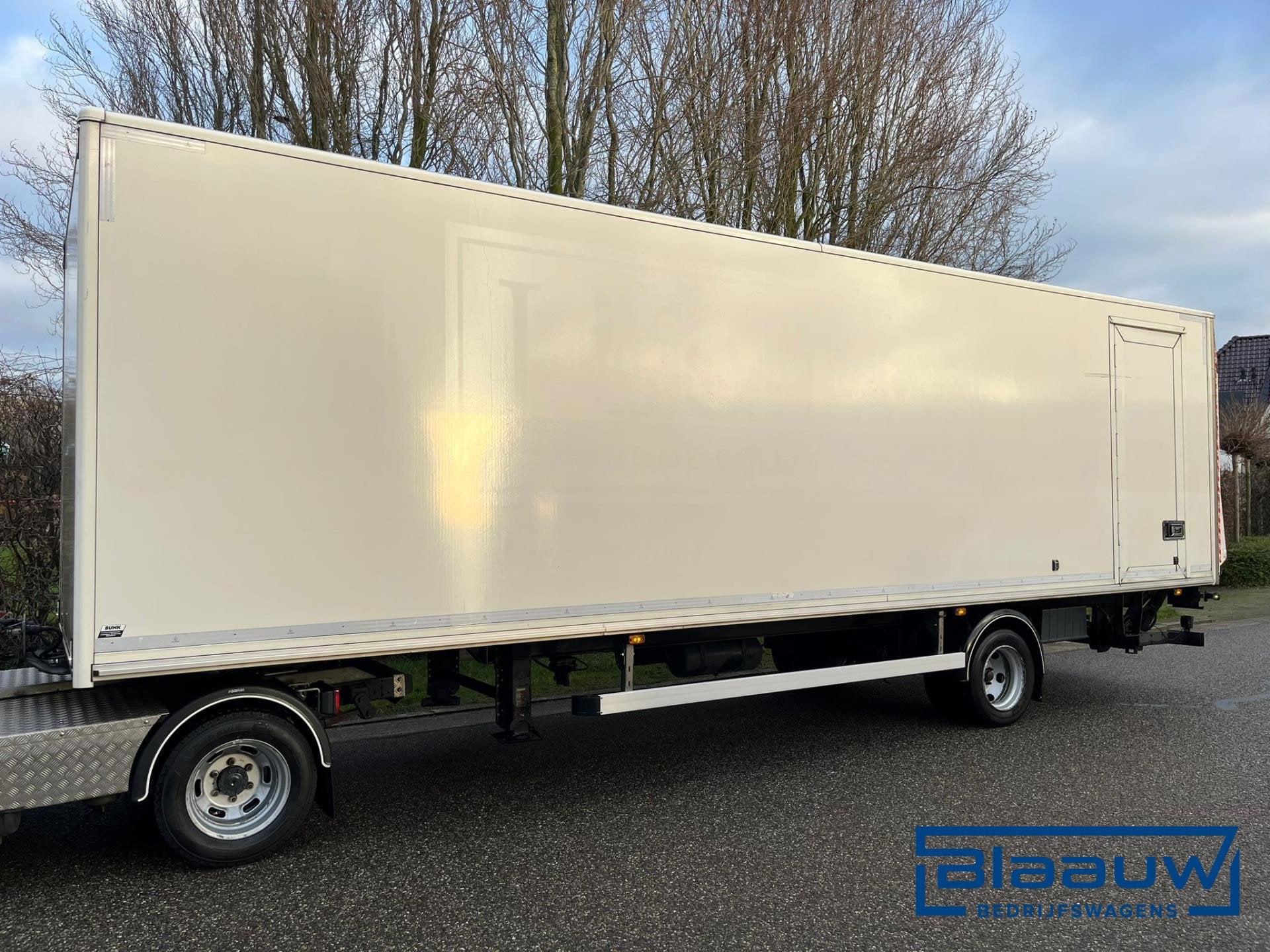 Bunk 7T BE OPLEGGER | Laadklep 1500kg | 2x zijdeur, Auto's, Overige brandstoffen, Wit, Origineel Nederlands, Bedrijf