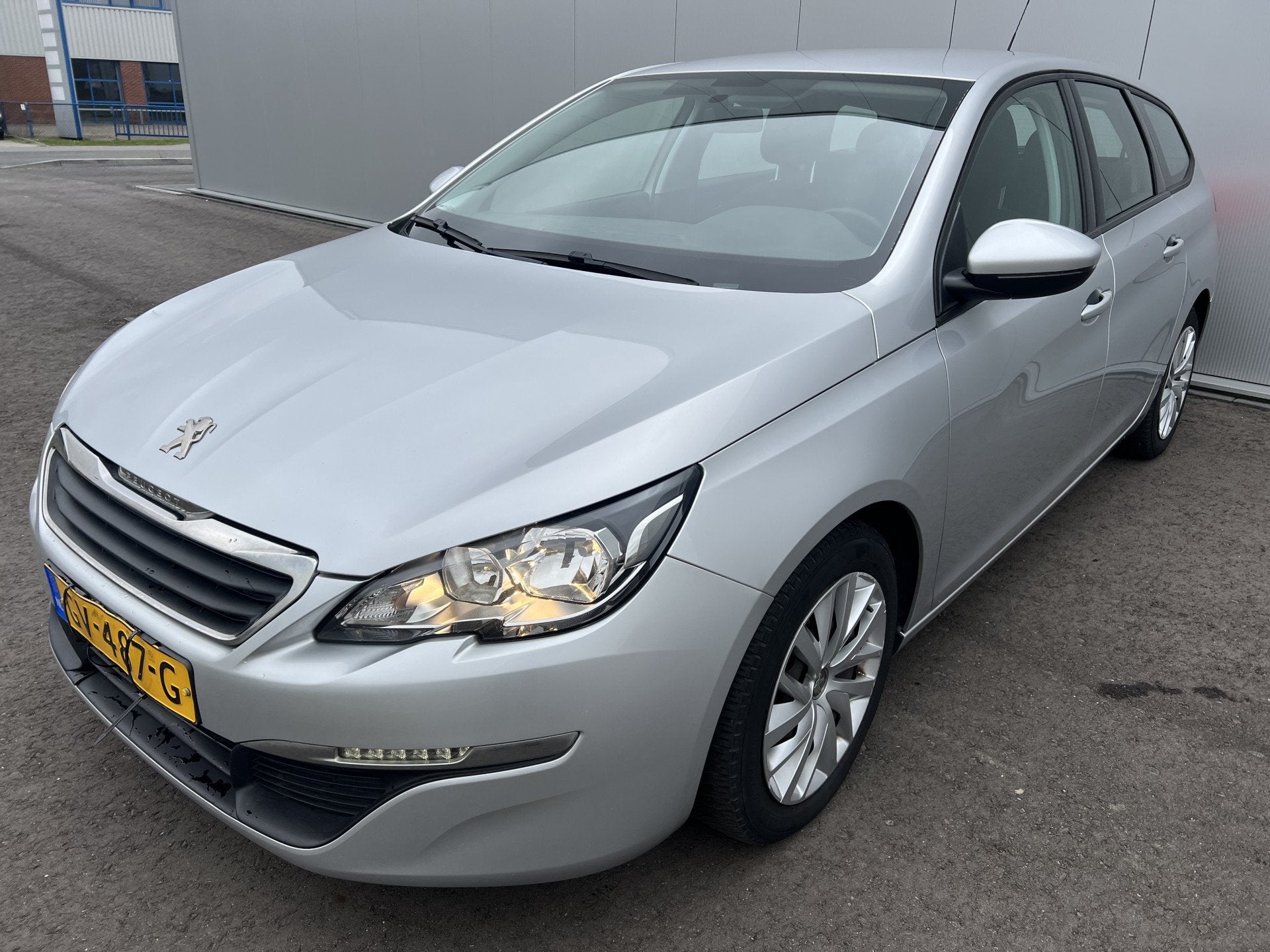 Peugeot 308 SW 1.2 PureTech Blue Lease (bj 2015), Voorwielaandrijving, Gebruikt, Euro 6, 1199 cc