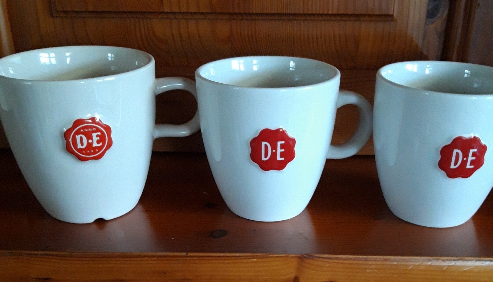 3 Douwe Egberts bekers met oor, Ophalen, Zo goed als nieuw, Overige stijlen, Kop(pen) en/of Schotel(s)