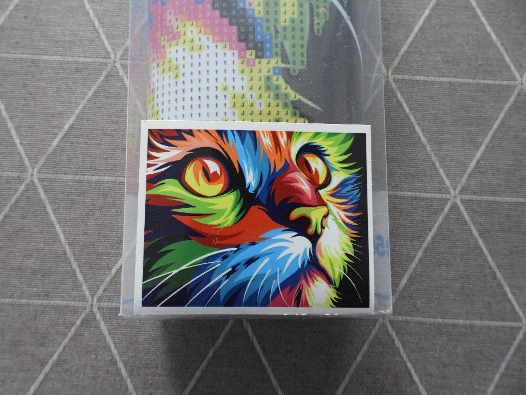 Daimond painting gekleurde poes 50x40 cm, Dieren, Nieuw, Ophalen of Verzenden, Knutselwerk