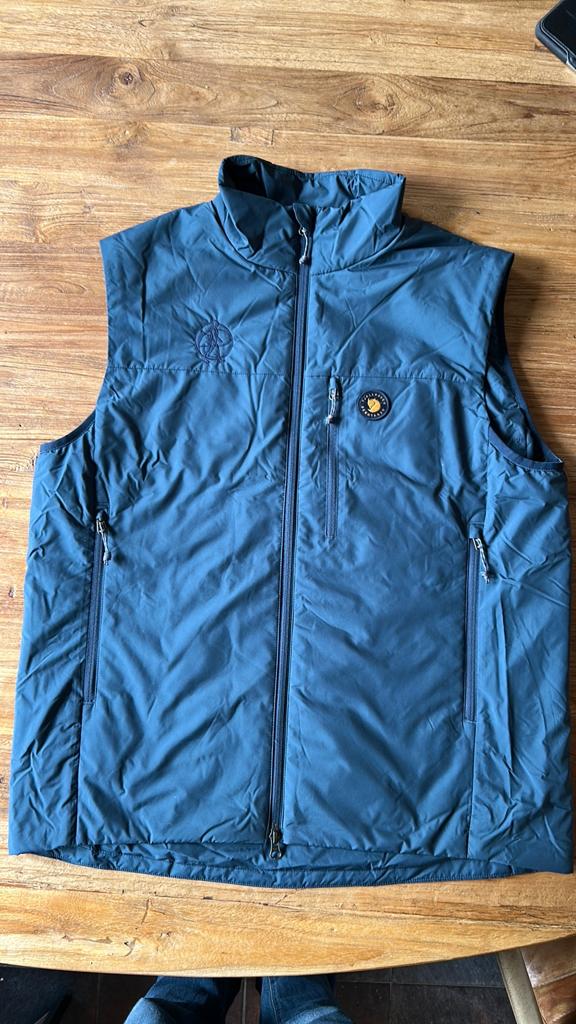 Fjallraven Bergtagen 60 Isulation Vest M Herenmodel L, Ophalen of Verzenden, Nieuw, Maat 52/54 (L), Blauw