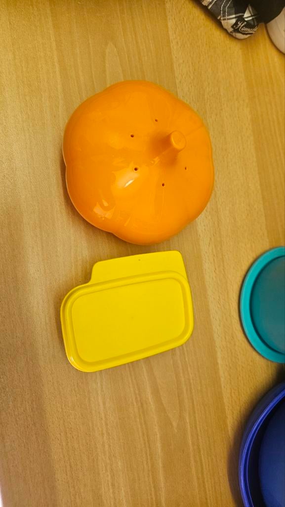 Tupperware Knoflook Bakje en Klein Bakje (160 ml), Ophalen of Verzenden, Gebruikt, Geel, Bak of Kom