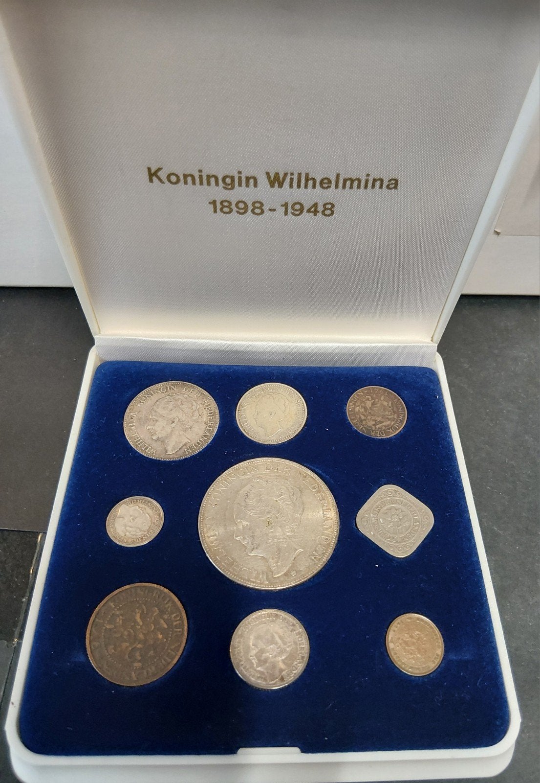 Koningin Wilhelmina set 1898 - 1948 in cassette, Zilver, Overige waardes, Koningin Wilhelmina, Verzenden