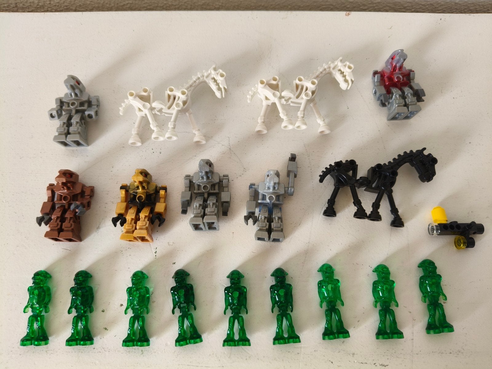 18 Diverse Lego figuren en skeletten, Inclusief minifiguren, Gebruikt, Lego, Ophalen of Verzenden