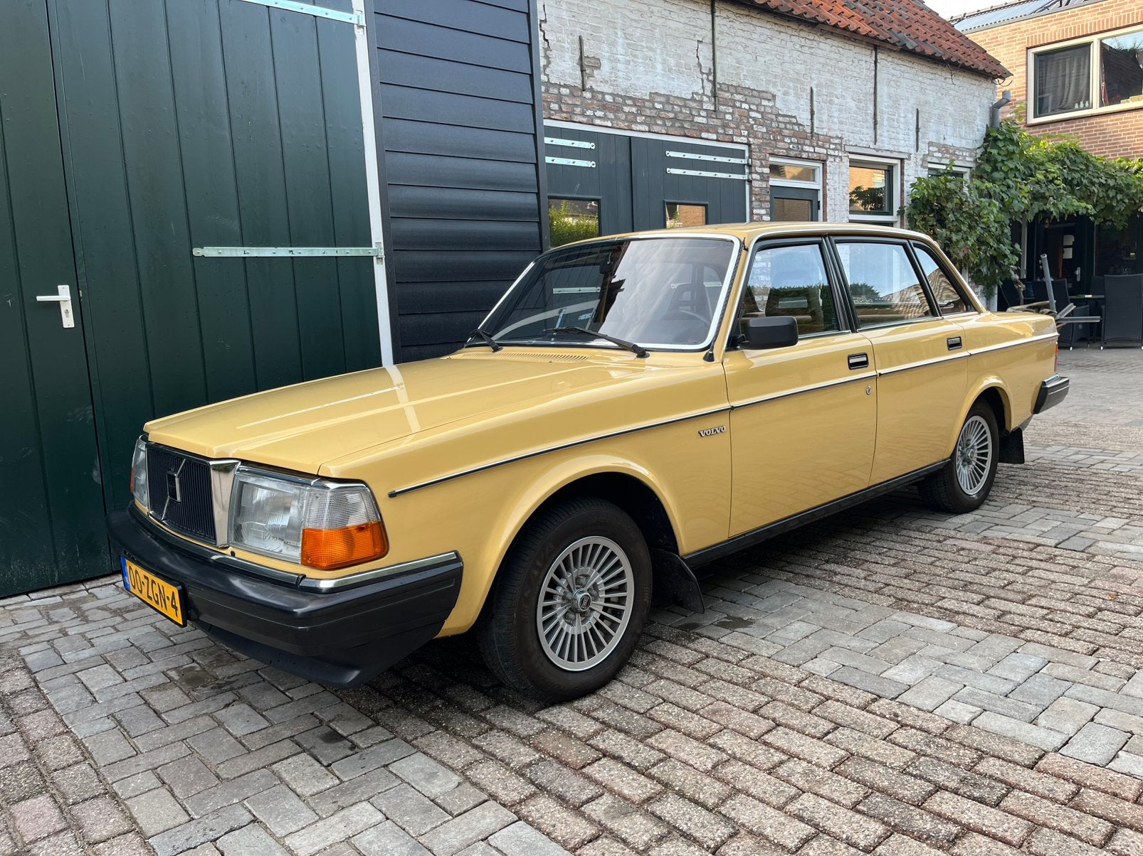 Volvo 240GL iit 1983 met 78.000km, Bedrijf, Te koop