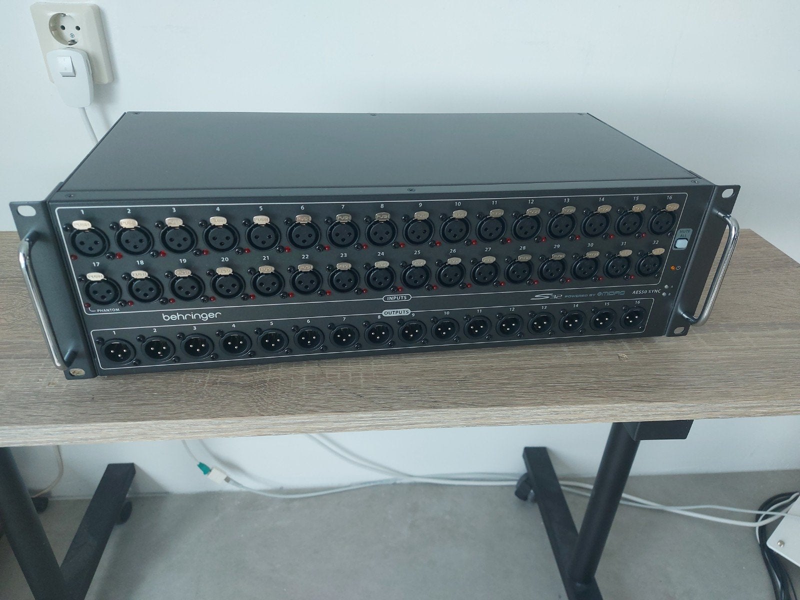 Behringer S32 digitale stagebox met factuur, Muziek en Instrumenten, Mengpanelen, Ophalen of Verzenden, Zo goed als nieuw, 20 kanalen of meer