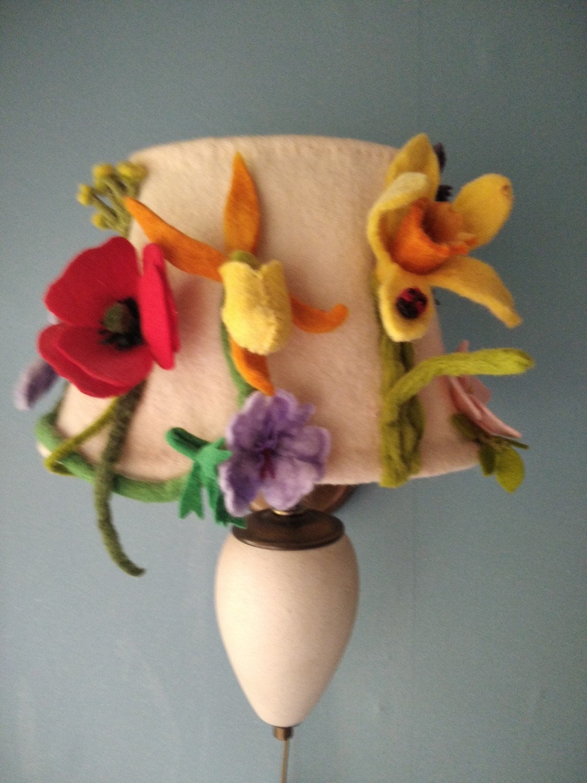Wandlamp, sfeerlamp, met bloemen van vilt. Prachtig uniek!, Ophalen of Verzenden, Zo goed als nieuw
