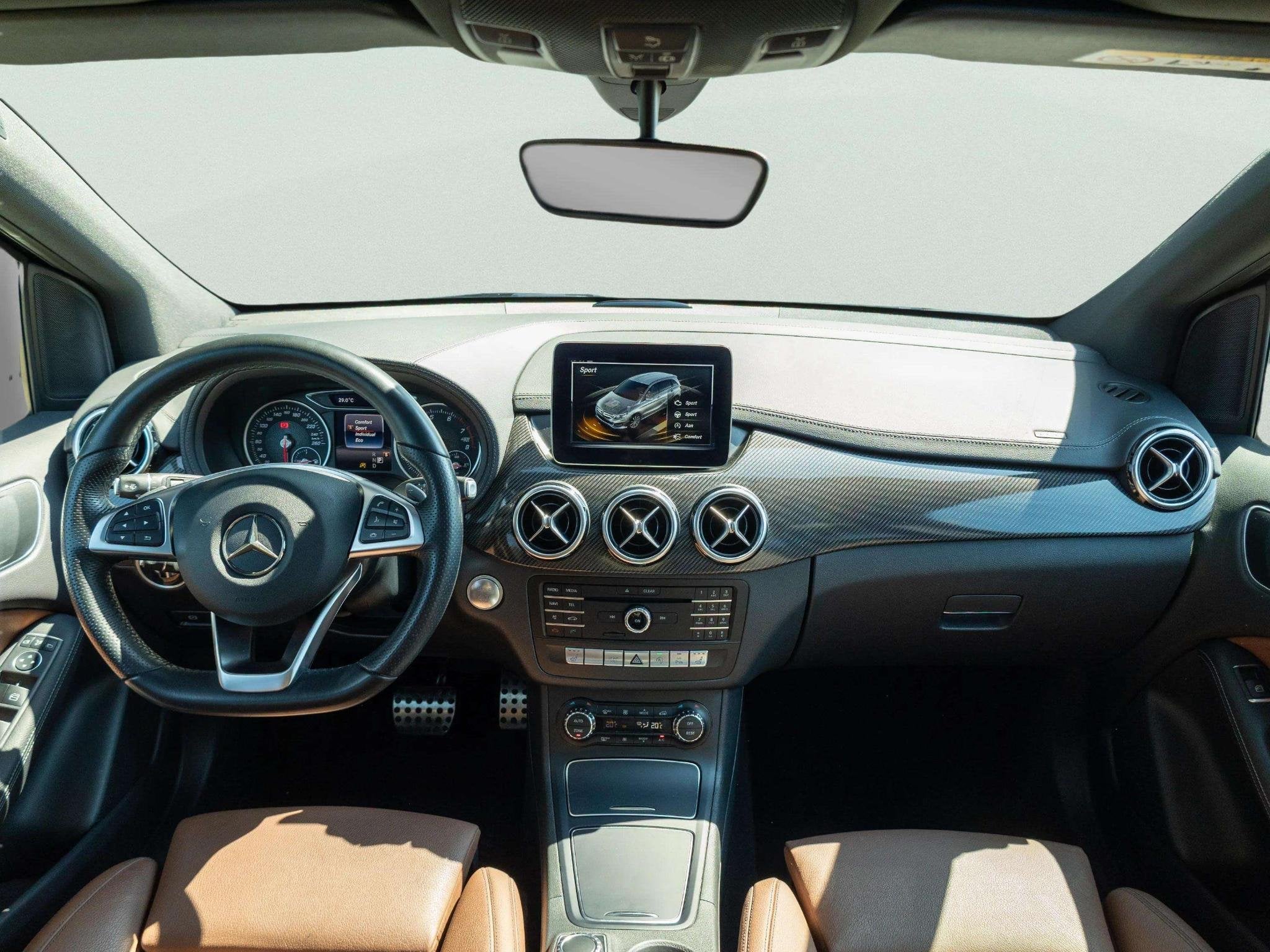 Mercedes-Benz B-Klasse 180 | Panorama dak, Auto's, Mercedes-Benz, 1325 kg, Gebruikt, Euro 6, 4 cilinders