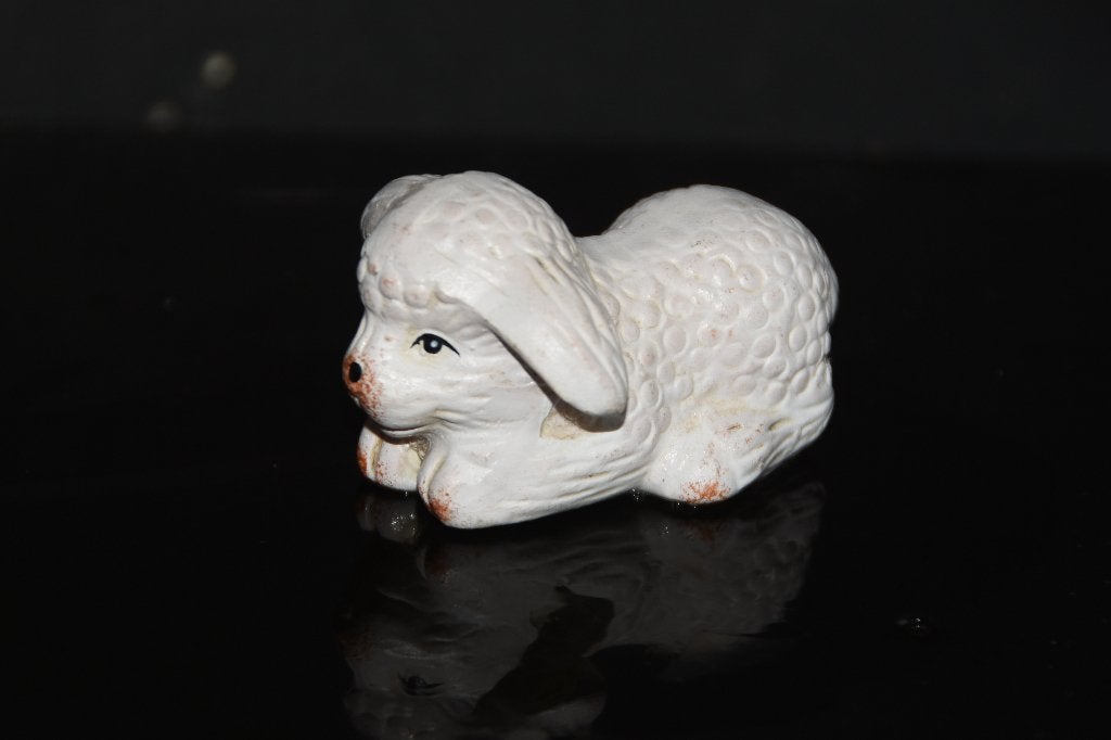 Lief beeldje van een lammetje kerst stal schaap Nieuw, Verzamelen, Verzenden, Nieuw, Dier
