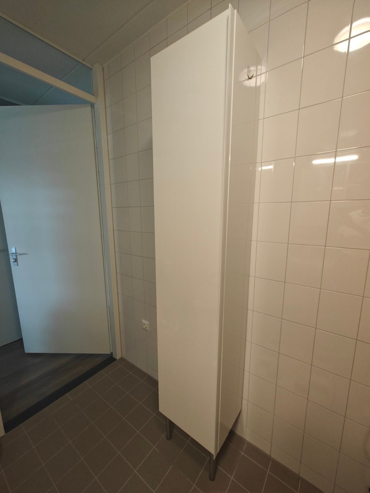 IKEA HAVBÄCK badkamerkast | Wit hoogglans | ZGAN, Huis en Inrichting, Badkamer | Badkamermeubels, Ophalen, (Half)hoge kast, Minder dan 50 cm