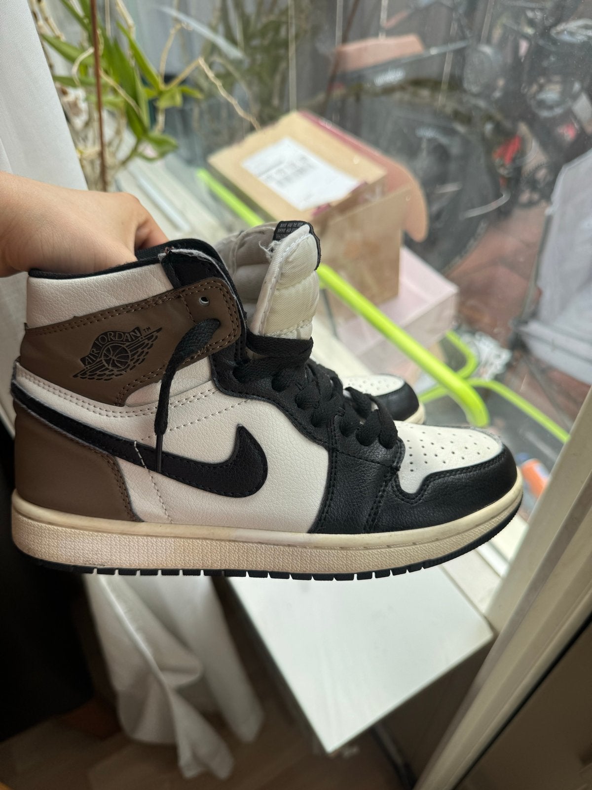 Nike Air Jordan 1 High Travis Scott Mocha, Ophalen of Verzenden, Zo goed als nieuw, Bruin, Sneakers of Gympen