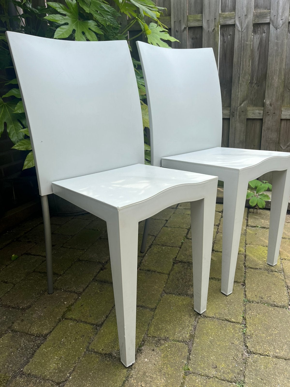 Set van 2 Kartell “Miss Global” by Starck stoelen, Huis en Inrichting, Stoelen, Ophalen, Zo goed als nieuw, Grijs