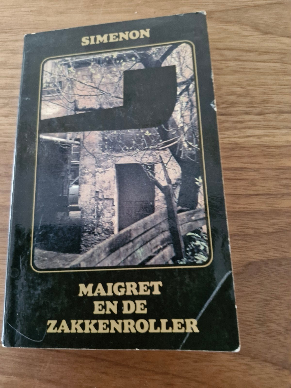 Maigret en de Zakkenroller - Georges Simenon (1975), Ophalen of Verzenden, Gelezen, Georges Simenon