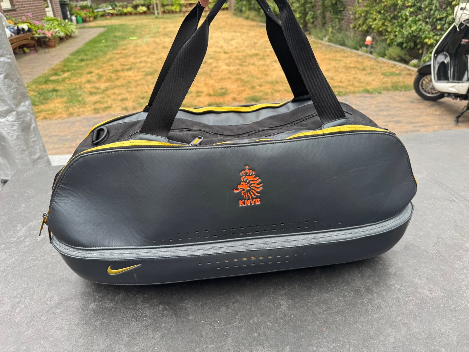 Nike KNVB Teamtas 2005/06 Hardcase Bijna Nieuw, Ophalen of Verzenden, Zo goed als nieuw, Heren