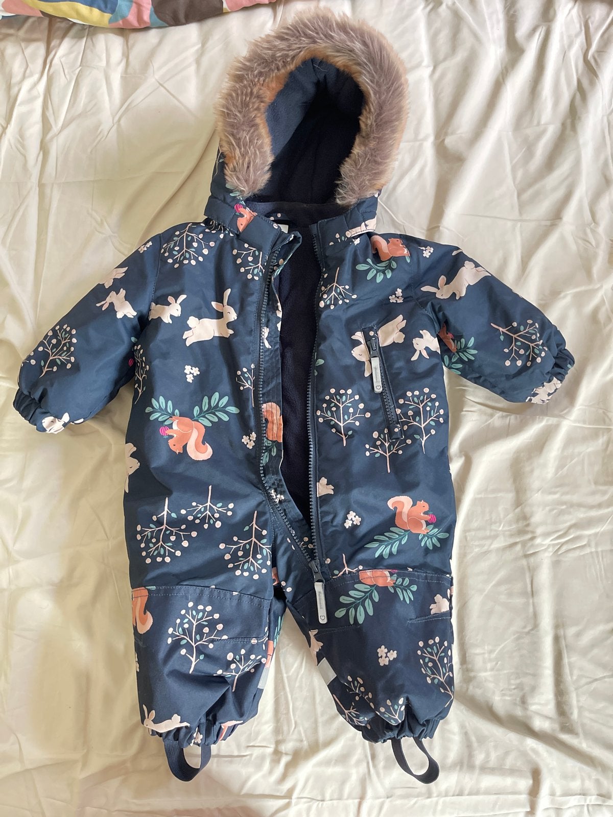 H&M Baby Sneeuwpak Maat 68 - Konijnen & Eekhoorns, Ophalen of Verzenden, Zo goed als nieuw, Jongetje of Meisje, Pakje