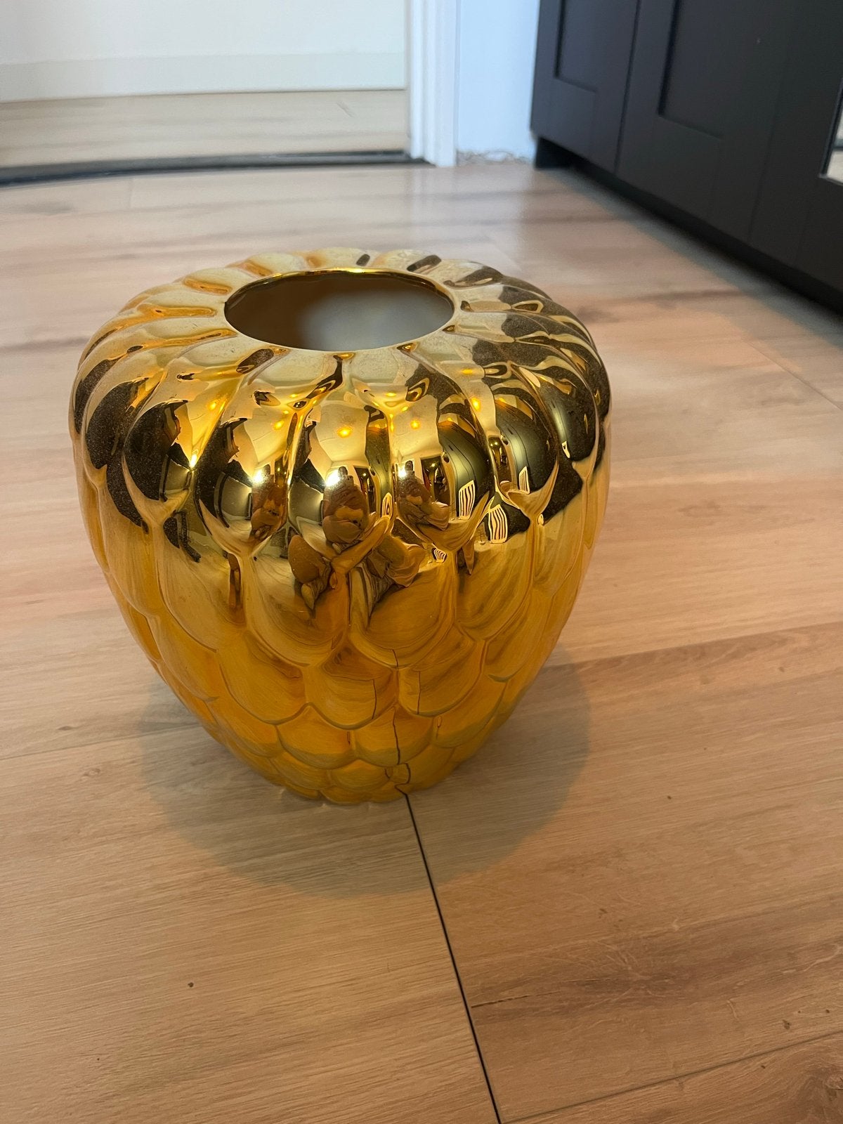 Gouden Framboos Vaas - Decoratieve Blikvanger, Ophalen