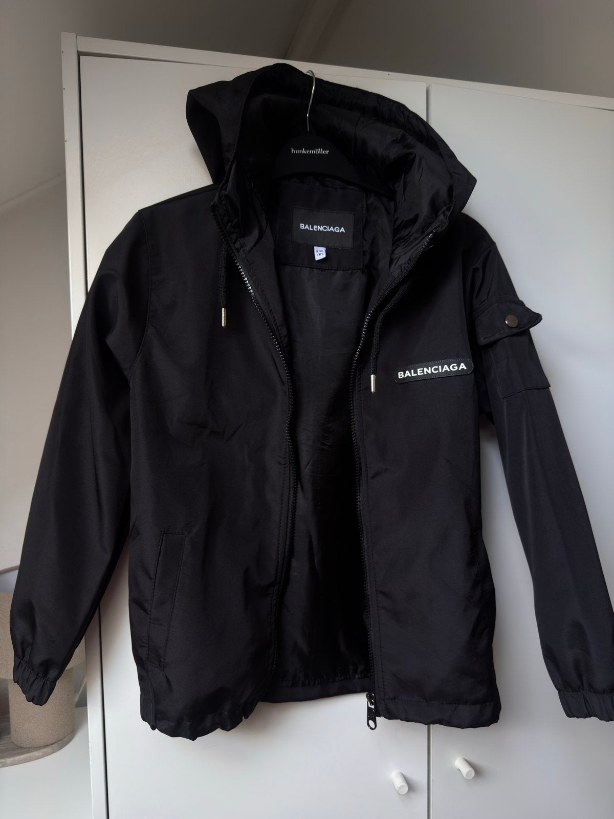 Balenciaga, Karl Lagerfeld, Black Bananas, gewatteerde jas, Ophalen, Gebruikt, Jongen of Meisje