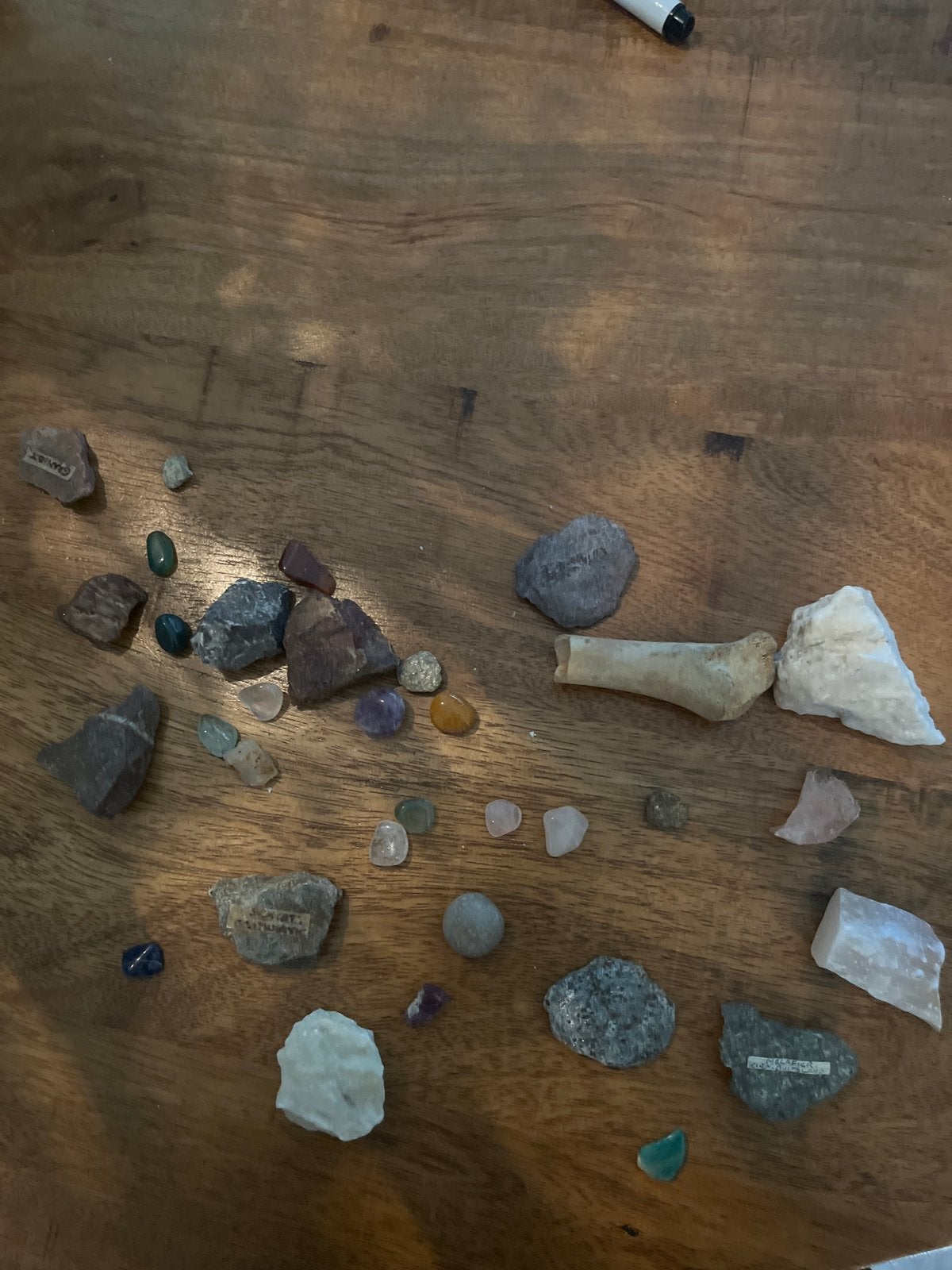 Edelsteentjes en botje, Ophalen of Verzenden, Mineraal