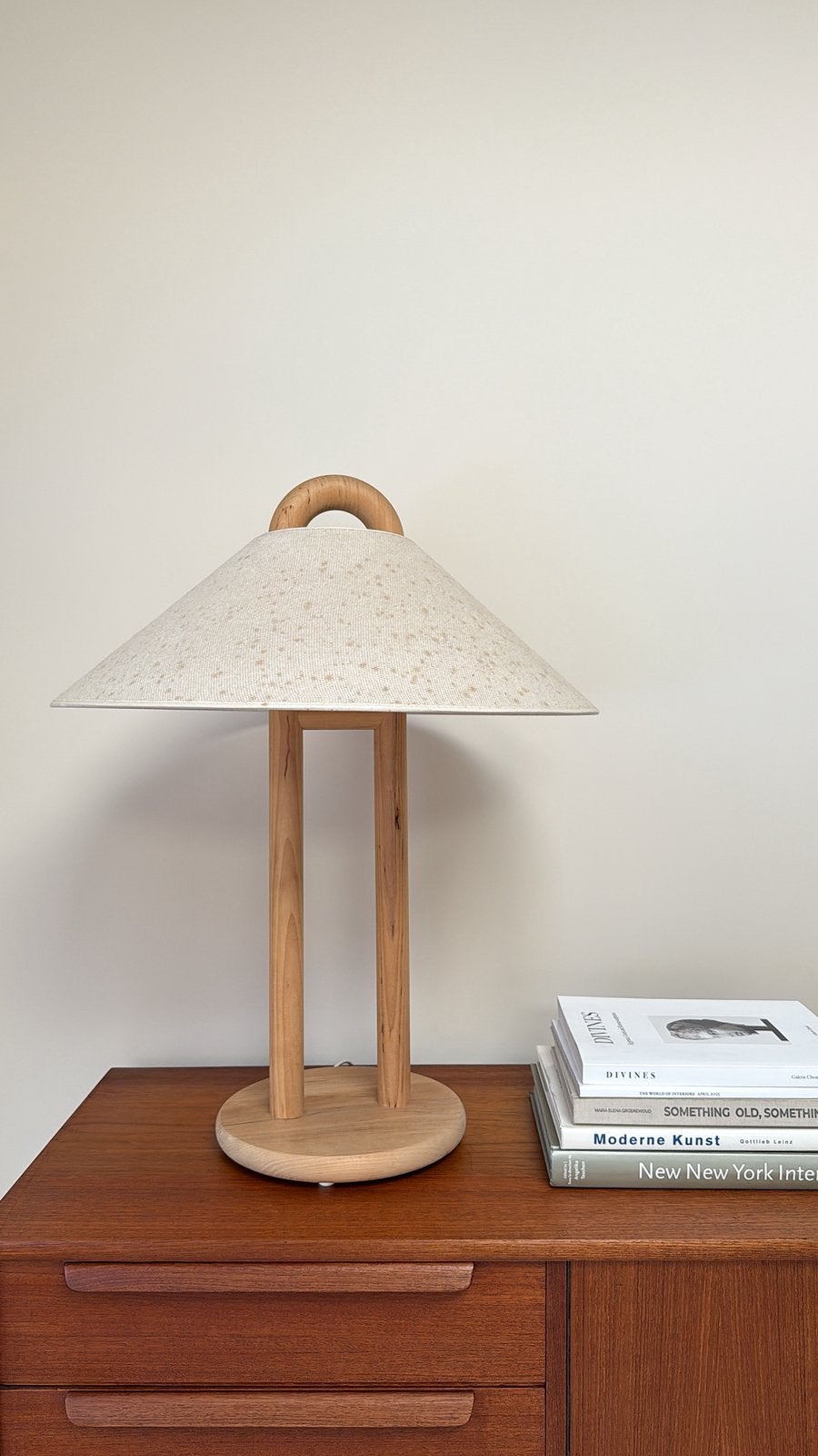 Vintage tafellamp van Lys Denemarken, Overige merken, Beige, E27 (groot), Zo goed als nieuw