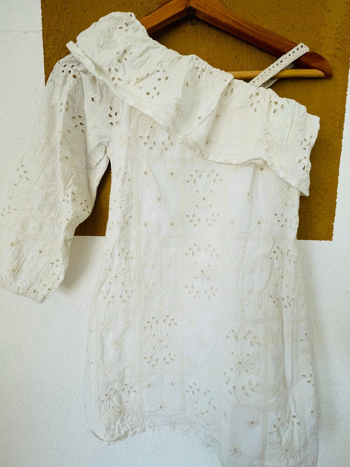 Zara geborduurd off-shoulder jurkje wit maat 134, Kleding | Dames, Wit, Ophalen of Verzenden, Zo goed als nieuw, Maat 34 (XS) of kleiner