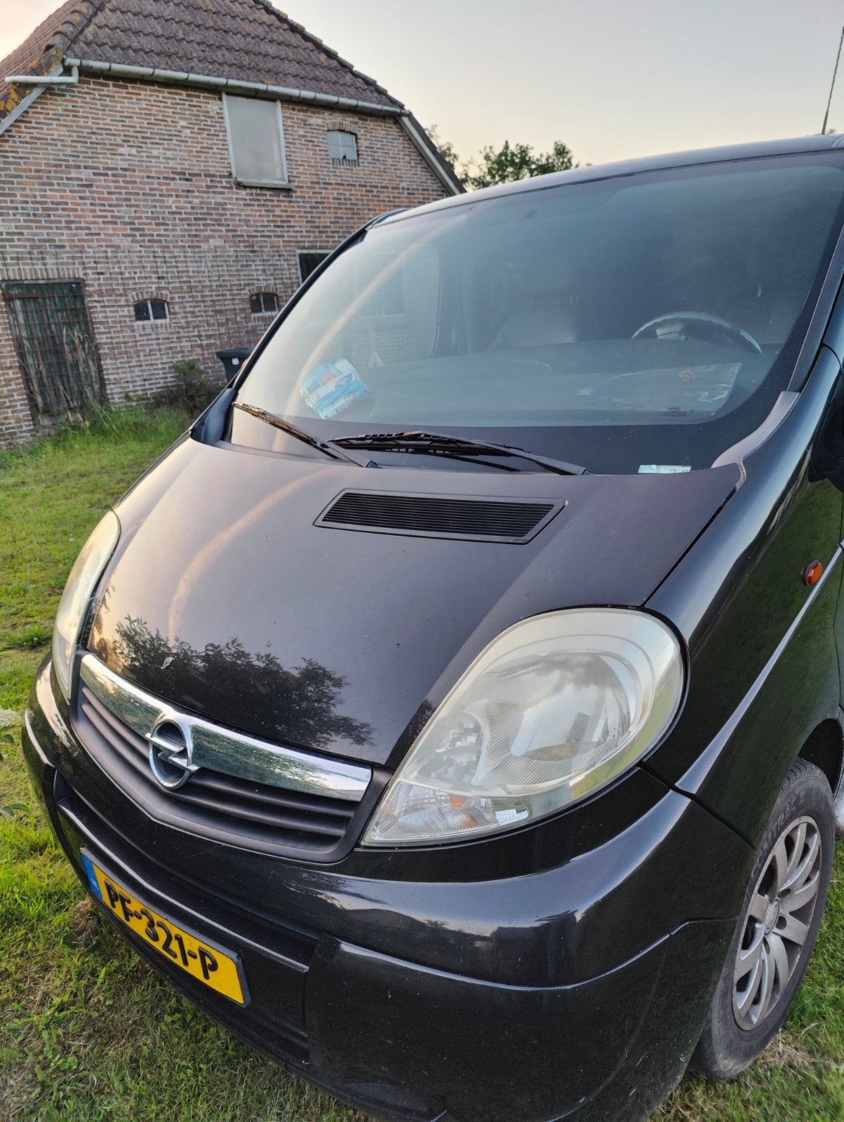 Opel Vivaro buscamper 2007 gereviseerde motor, 145 pk, Zwart, Origineel Nederlands, Diesel