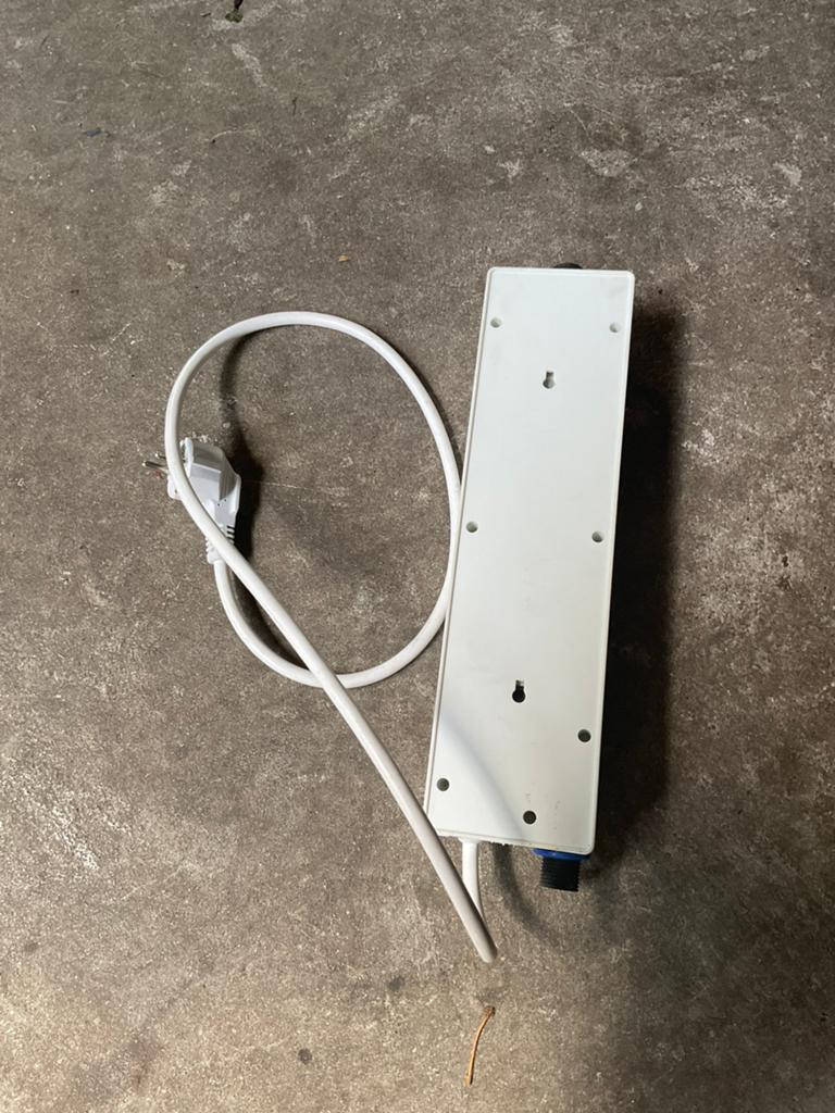 Doorstroomtoetstel 220 volt, Ophalen, Geiser, Zo goed als nieuw, Minder dan 20 liter