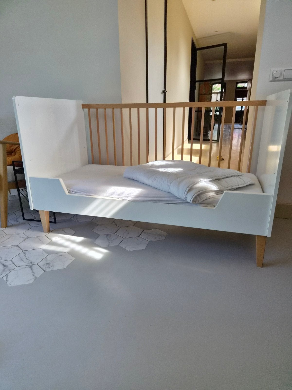 Bopita ledikant/peuterbed wit (140x70 verstelbaar in hoogte), Kinderen en Baby's, Kinderkamer | Bedden, Gebruikt, 70 tot 85 cm