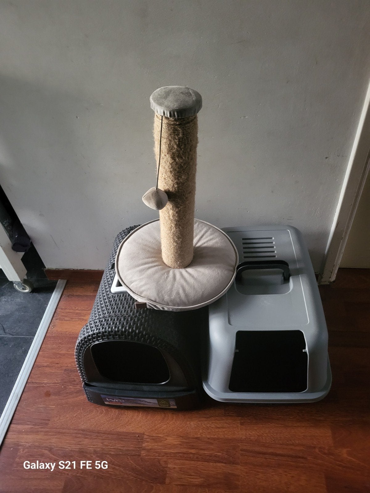 Kattenbak en speelstok, Ophalen of Verzenden