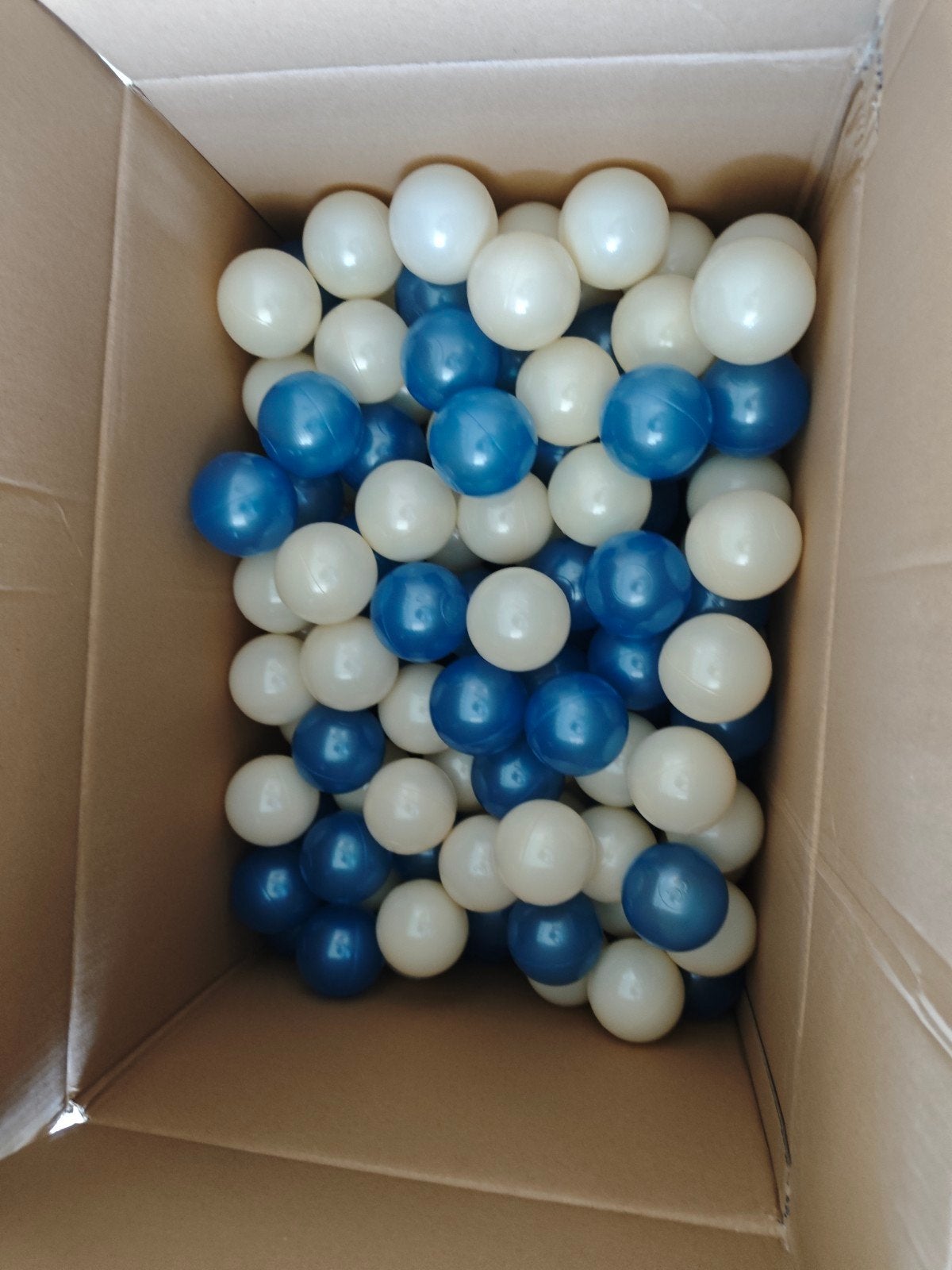 Gratis ongebruikte Ballenbak ballen blauw en wit, Ophalen, Nieuw, Overige typen