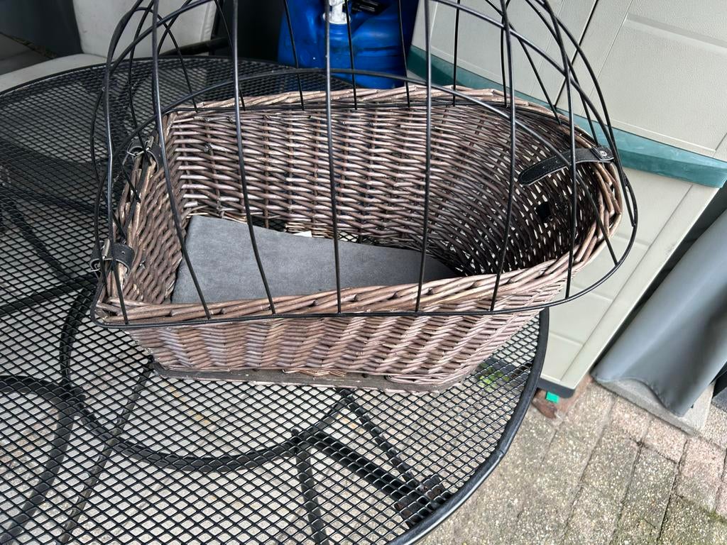 Fietsmand met rek voor kat of hond, Fietsen en Brommers, Fietsaccessoires | Fietsmanden, Ophalen of Verzenden, Gebruikt, Fietsmand