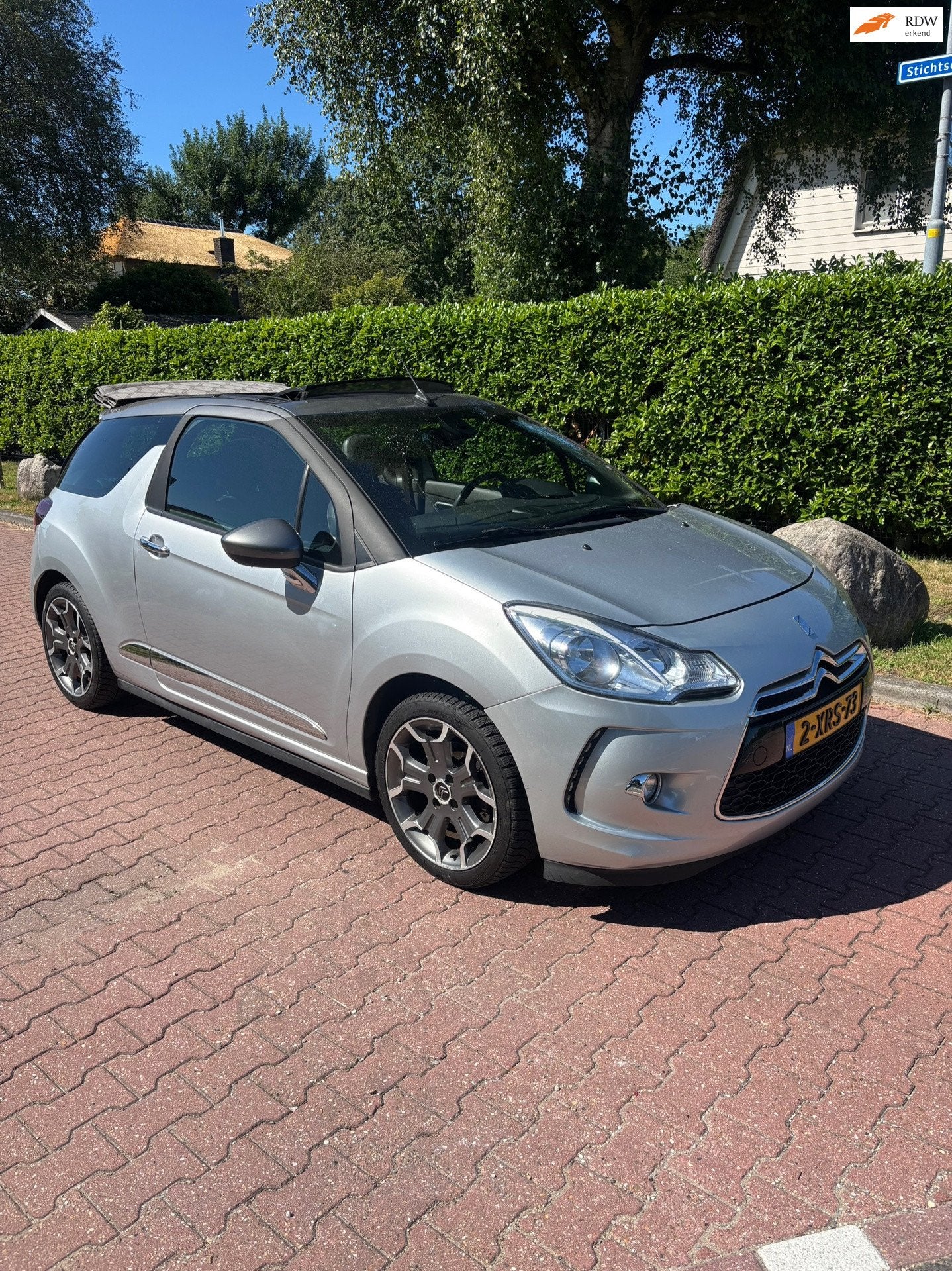 Citroen DS3 Cabrio 1.6 THP Sport Chic CABRIO AIRCO LAGE KM!, Voorwielaandrijving, Gebruikt, Cabriolet, 49 €/maand