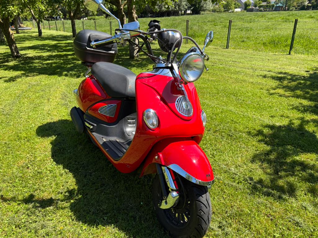 Scooter AGM joy 50 cc, Fietsen en Brommers, Scooters | Overige merken, Ophalen, Zo goed als nieuw, Benzine