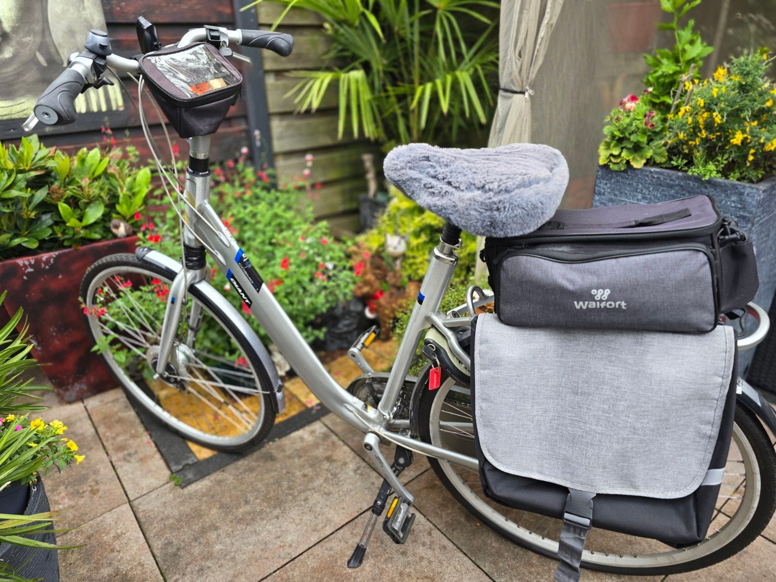 Damesfiets met lage instap en fietstassen, Overige merken, Velgrem, Ophalen of Verzenden, 50 tot 53 cm