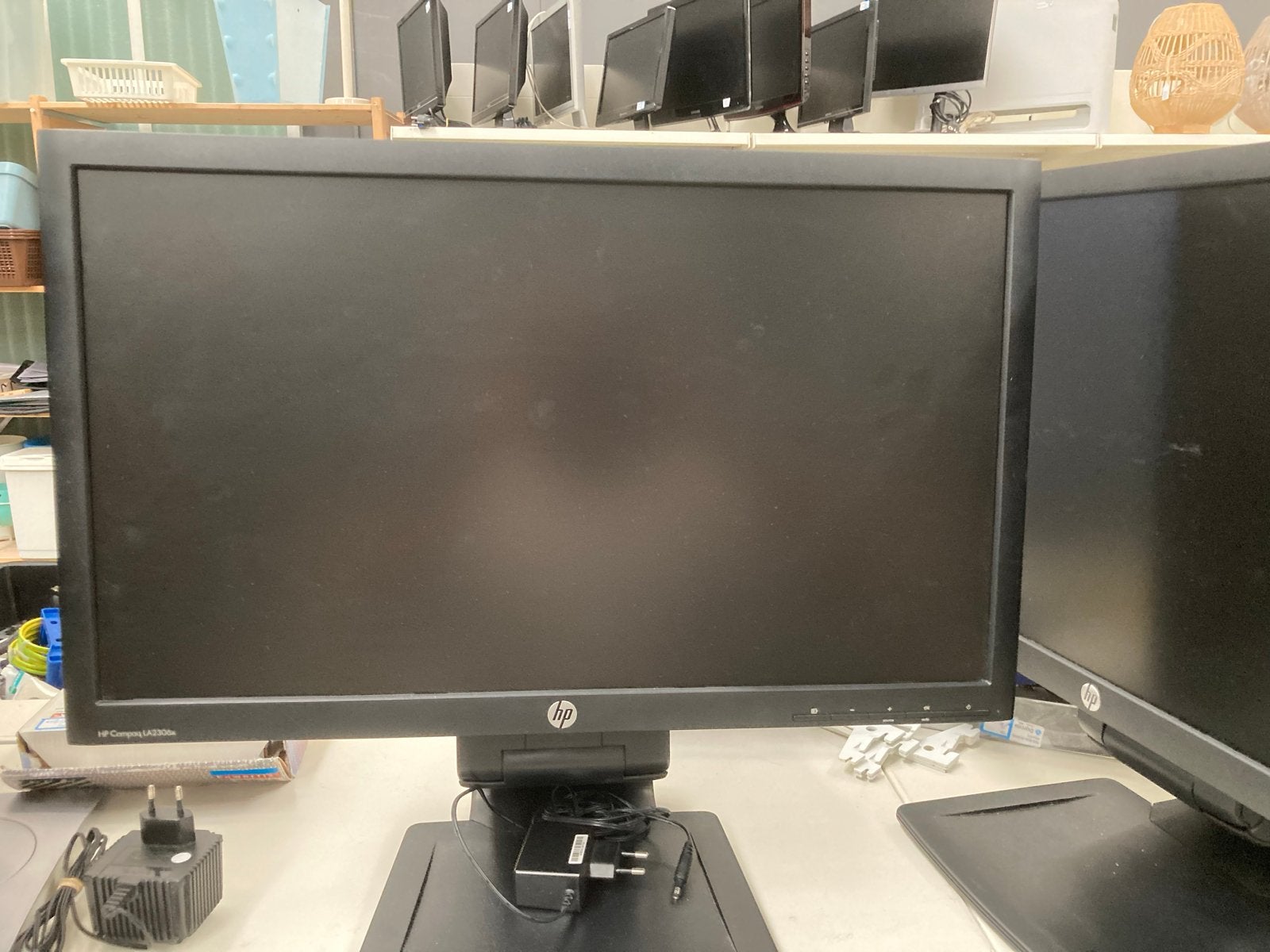 HP Compaq LA2306x Monitor - Full HD Scherm, Computers en Software, Monitoren, Gebruikt, 60 Hz of minder, DisplayPort, In hoogte verstelbaar