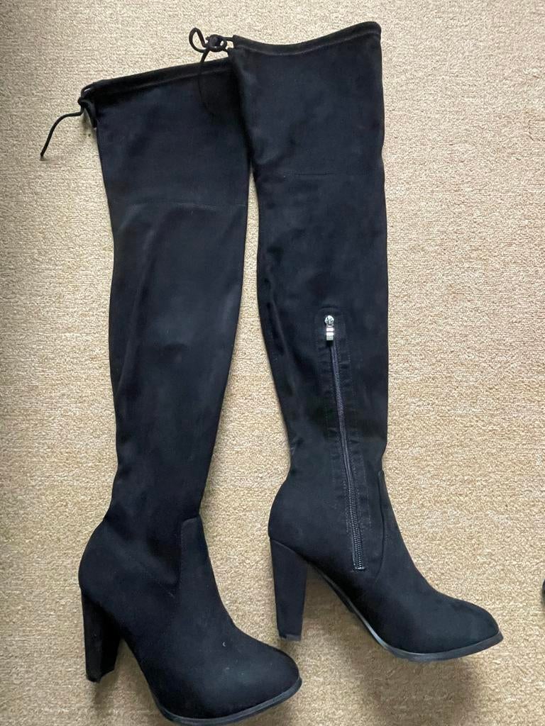 Zwarte over-de-knie laarzen maat 38, Kleding | Dames, Schoenen, Ophalen of Verzenden, Zo goed als nieuw, Zwart, Hoge laarzen
