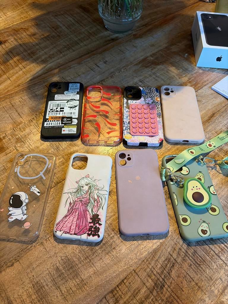 Diverse iPhone 11 Hoesjes - Bescherming en Stijl, Kunststof, IPhone 11, Hoesje of Tasje, Ophalen of Verzenden