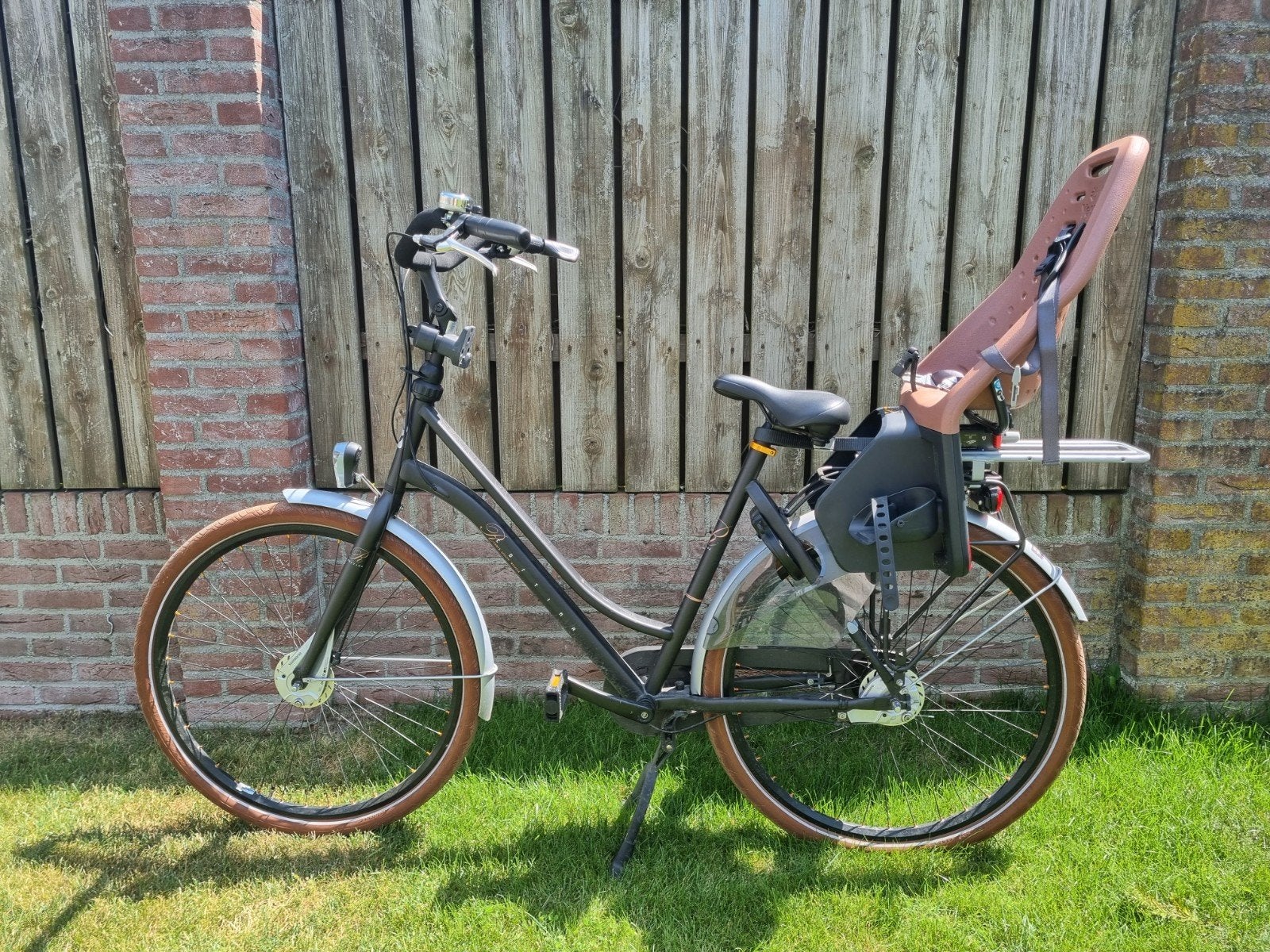 Cortina Roots mama/ transportfiets met Yepp zitjes, Ophalen