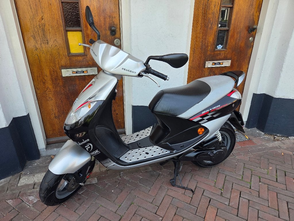 Peugeot Viva City Silversport editie snor, bij Scooterforyou, Fietsen en Brommers, Snorfietsen en Snorscooters, Ophalen, Gebruikt